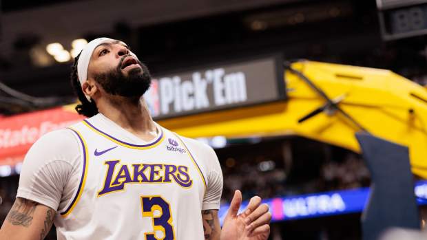 Los Angeles Lakers hävisi pudotuspeleissä peräkkäin Denver Nuggetsille